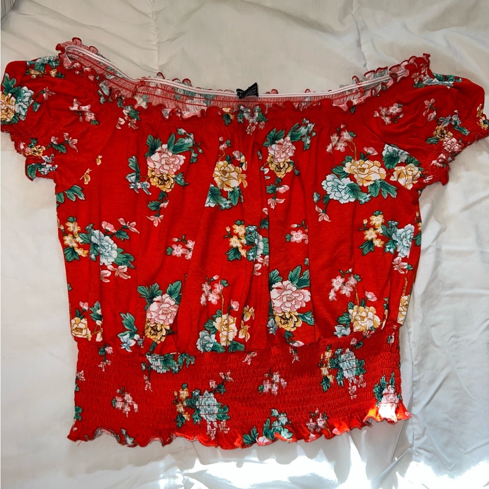 Off shoulder floral print.